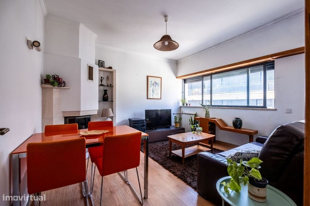 Apartamento T1 - Urbanização Gorgulão em Coimbra com Garagem