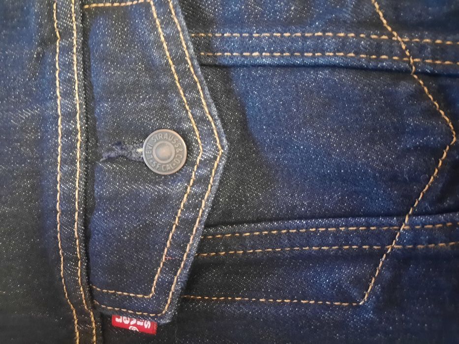Продам джинсовый пиджак Levi's