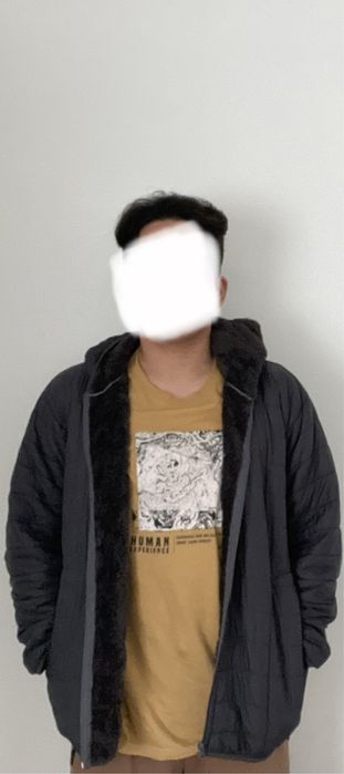 Casaco cinza com interior térmico e bom para chuva