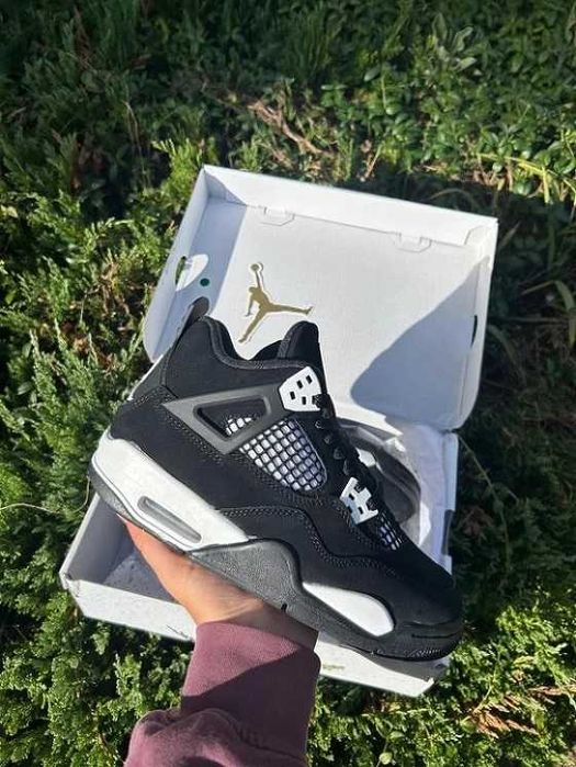 Air Jordan 4 Retro White Thunder r.44
