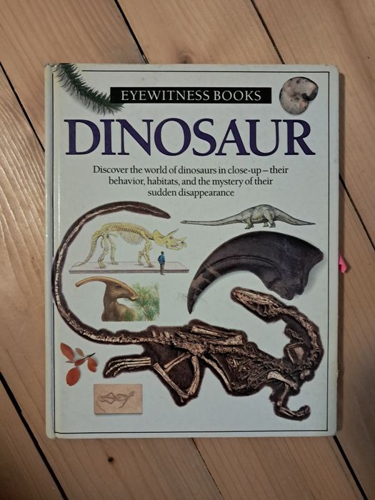 Eyewitness Book 'Dinosours'