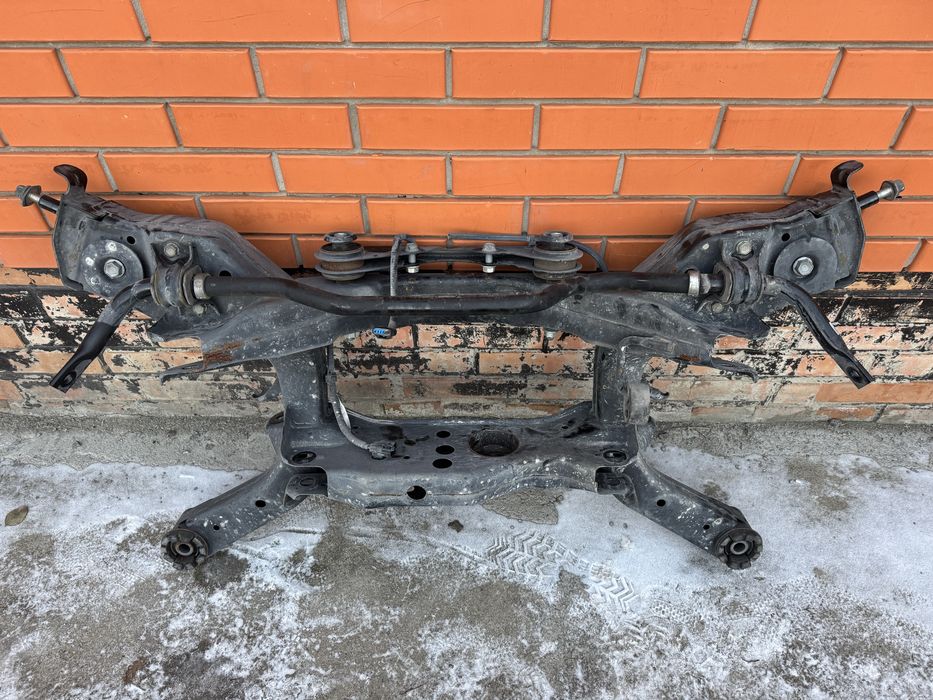 Mitsubishi Outlander 4   2023 2024 2025 задній підрамник балка