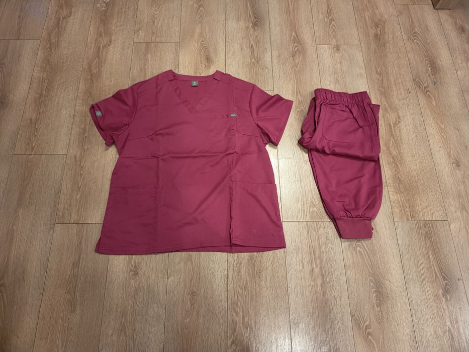 Nowy różowy mundurek medyczny rozmiar XXL