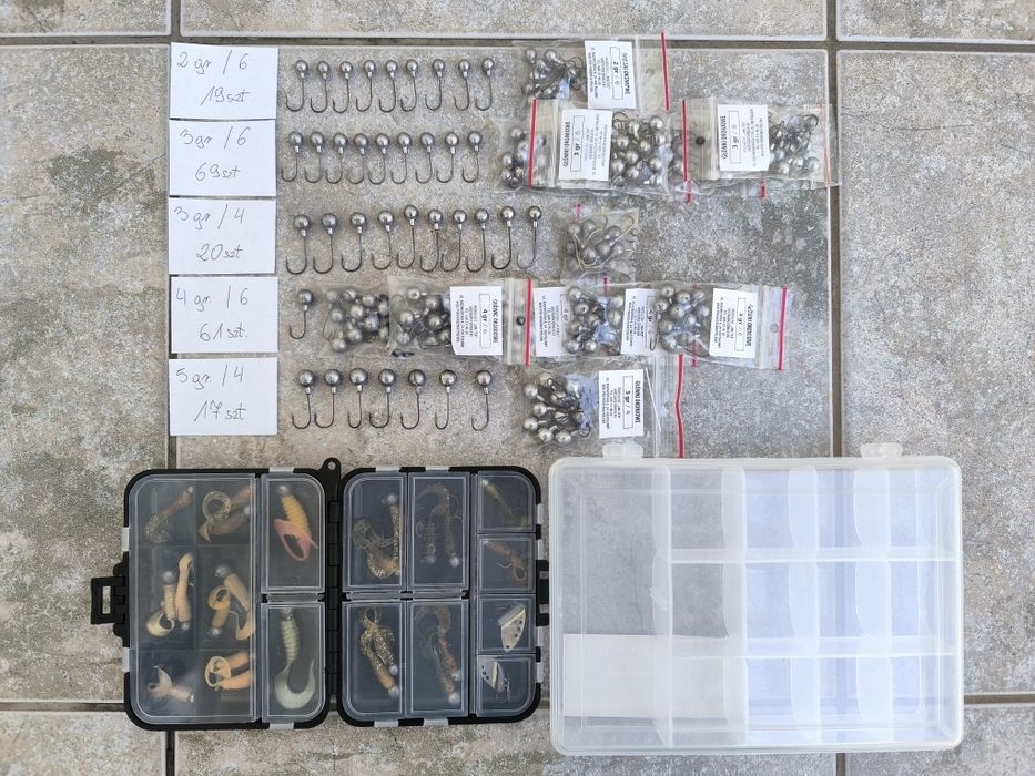 Główki jigowe okoniowe - 186 szt. + 22 paproszki okoniowe + 2 pudełka