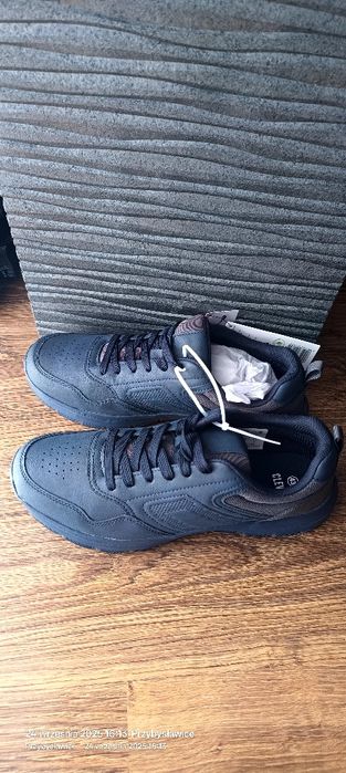Buty męskie sportowe nowe 43