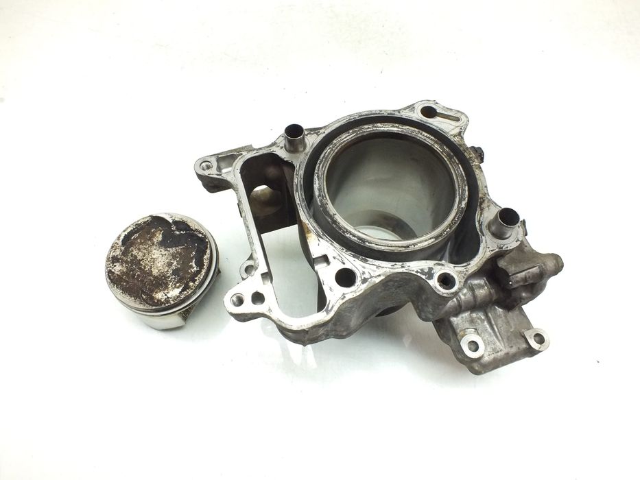 Cylinder Z Tłokiem Honda Sh 300 I