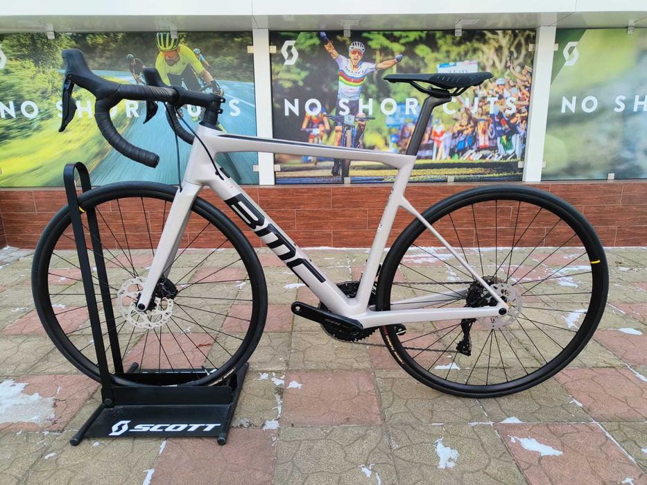 Новий шосейний велосипед BMC Teammachine SLR FIVE , Shimano 105 Di2