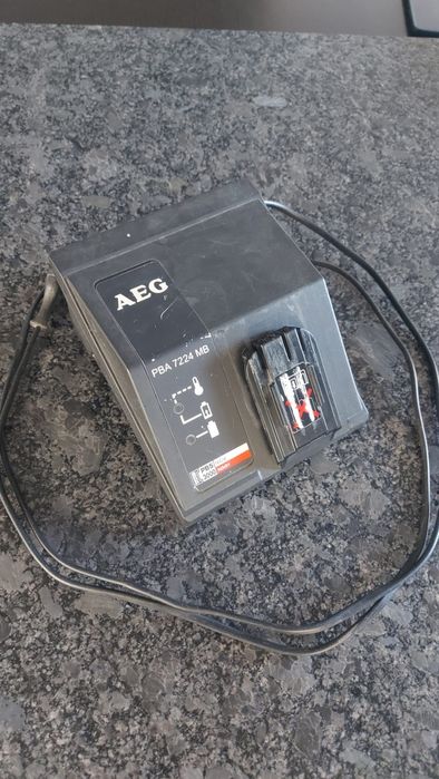 Ładowarka AEG PBA7224MB