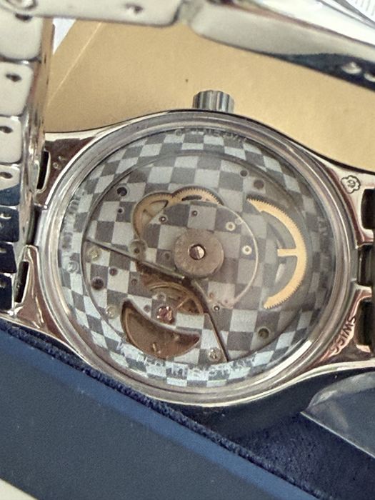 SWATCH TUX Sistem51 Irony