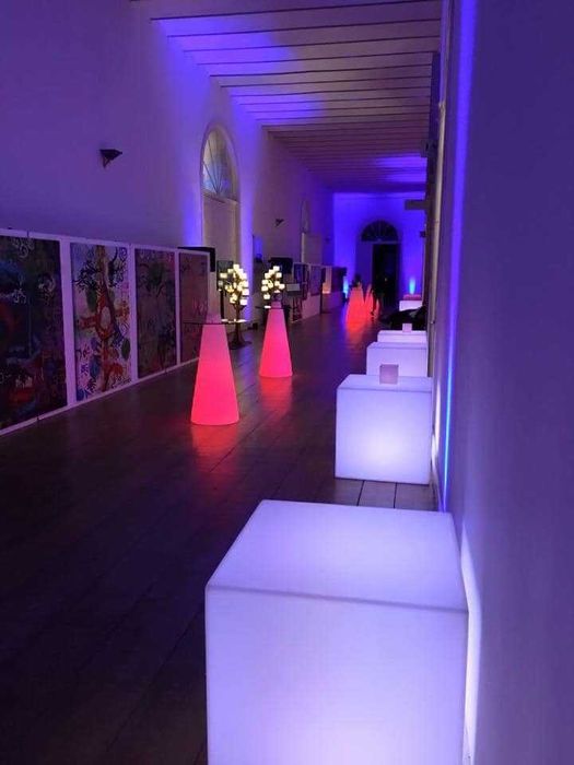Mobiliario led com varias cores