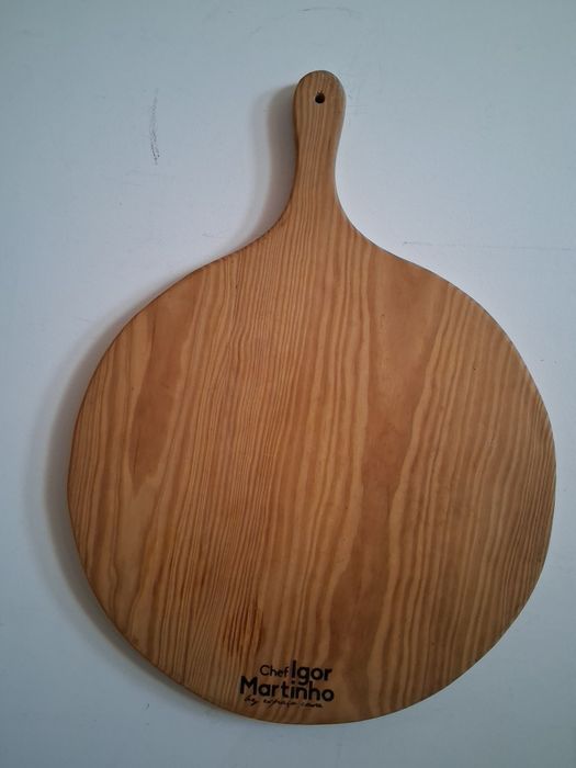 Large Round Cutting/Serving Board with Handle503552050610851841