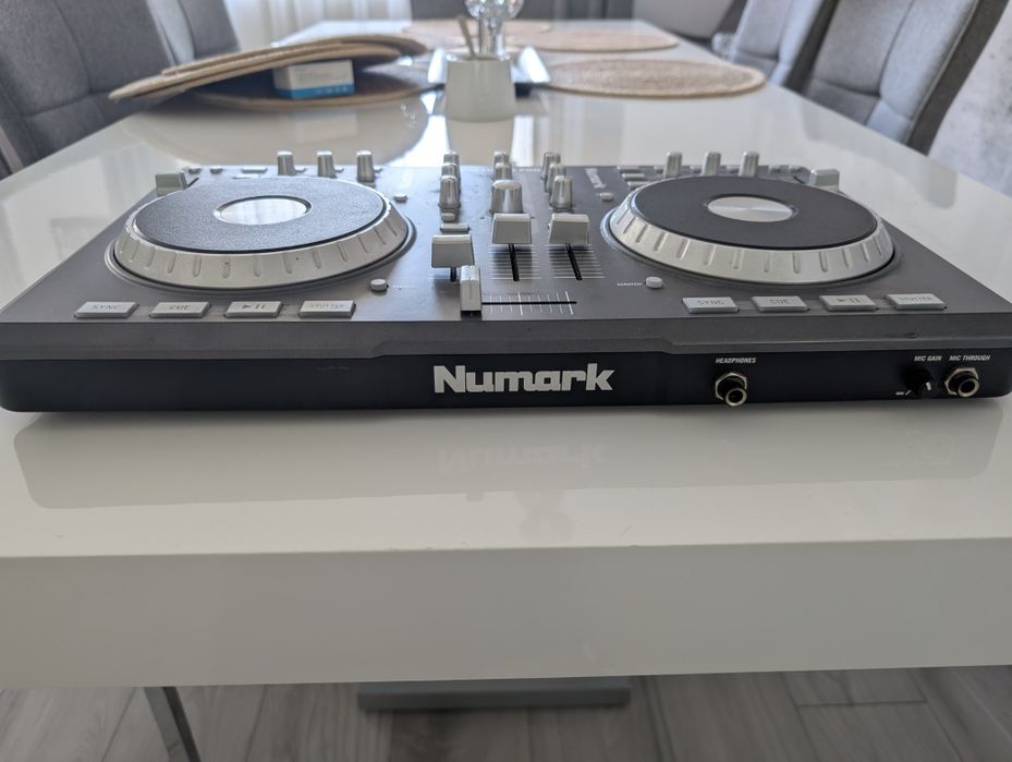 Kontroler DJ - Numark Mixtrack Pro