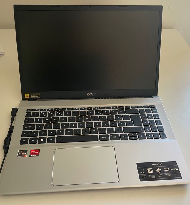Notebook Acer Aspire 3 15 AMD Ryzen 7 5700U com Radeon Graphics 16 G RAM