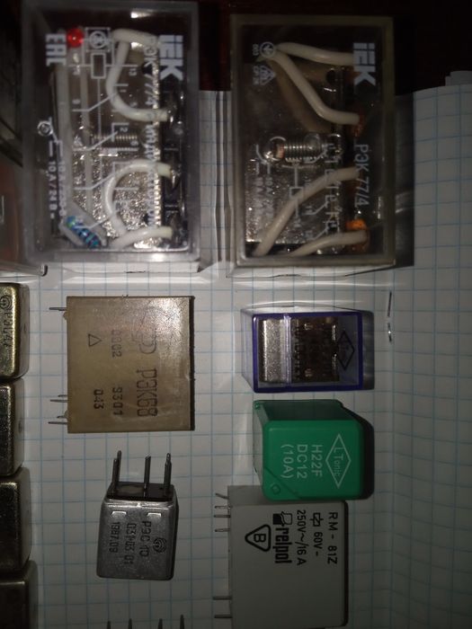 Реле різні ті що на фото