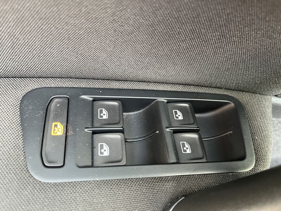 Volkswagen E-golf 35.8кВ