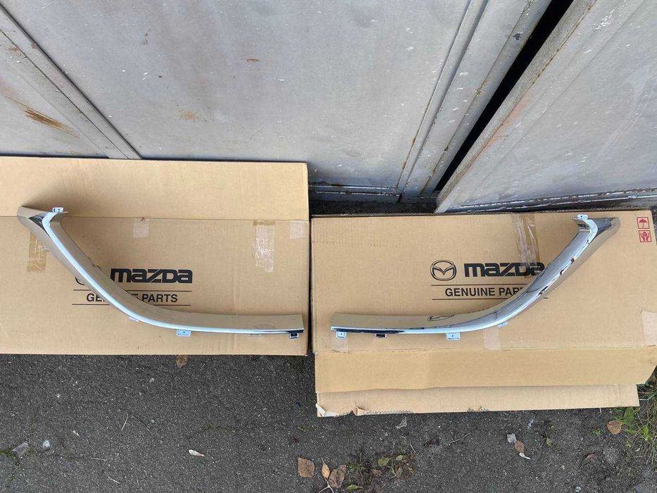 Молдинг / хром решітки радіатора Mazda CX-9 2016 - 2023 tk48507k1a