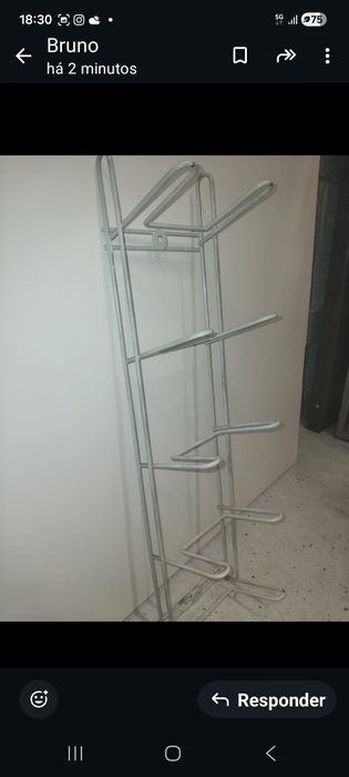 Suporte metálico de parede