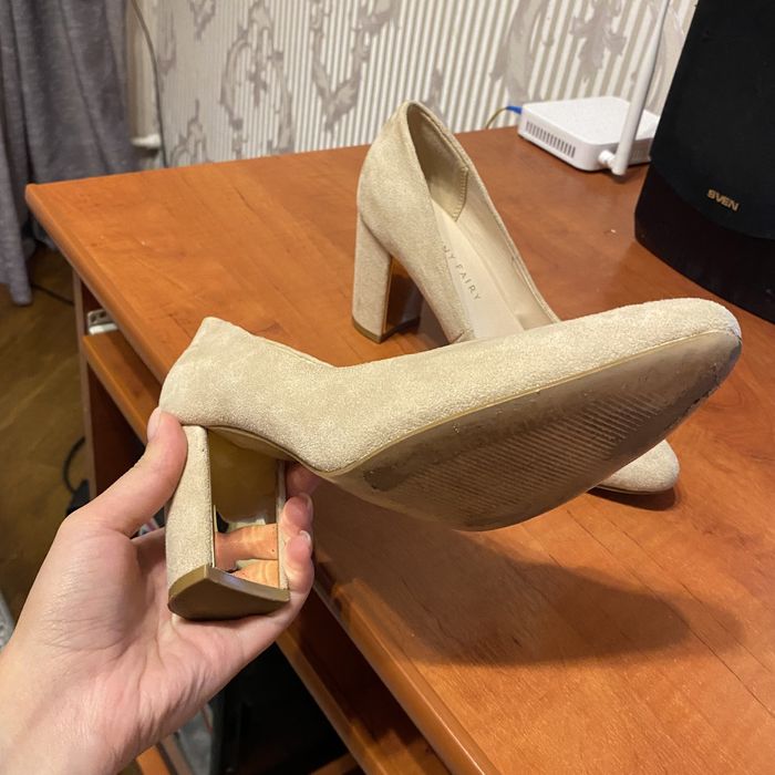 Продам туфлі з еко замша