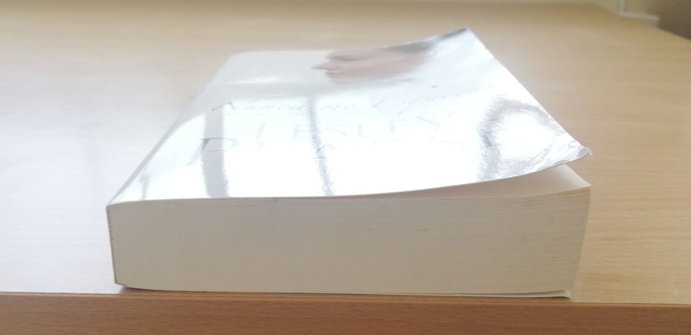 Livro "Nunca me esqueças" de Lesley Pearse