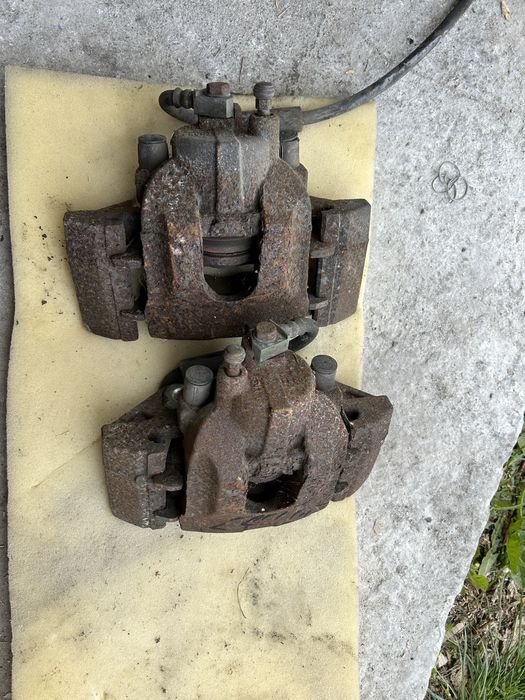 Lincoln Navigator 3 2007- zaciski hamulcowe tylne