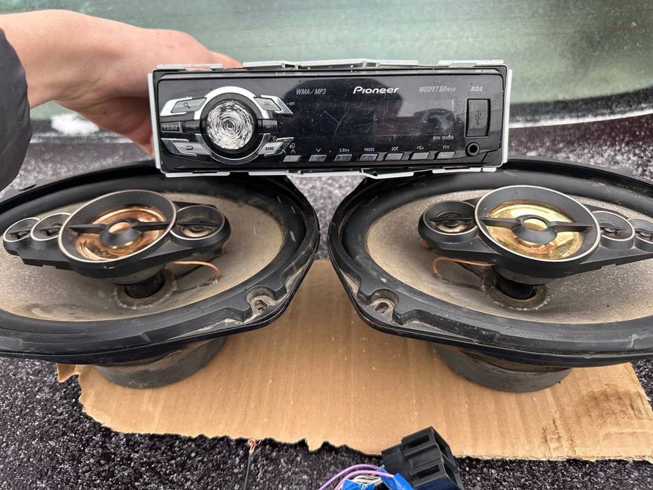 Продам автомагнітолу pioneer з овалами