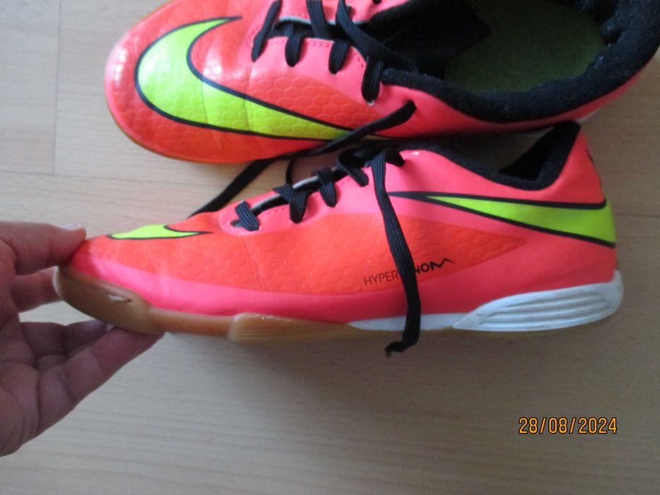 halówki Nike Hypernova, rozmiar 37,5, dł wkładki wew 23,5