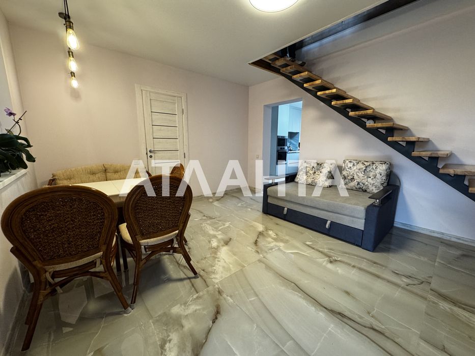 Современный уютный дом пригороде