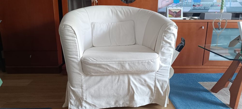 Sofá individual como novo. Não é usado