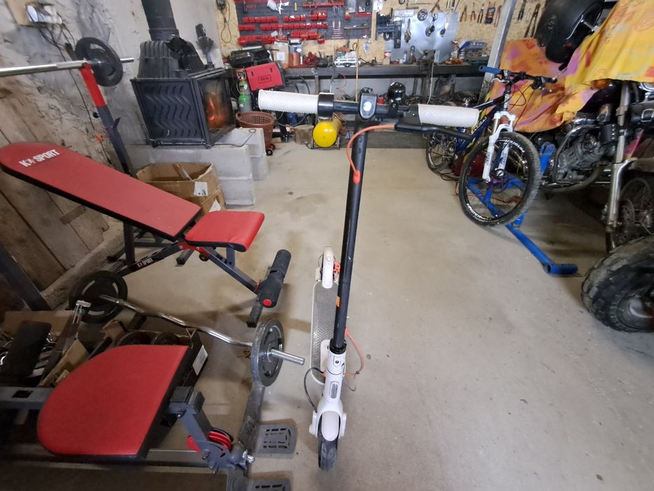 Sprzedam hulajnoge elektryczną mi electric scooter 3 + ładowarka