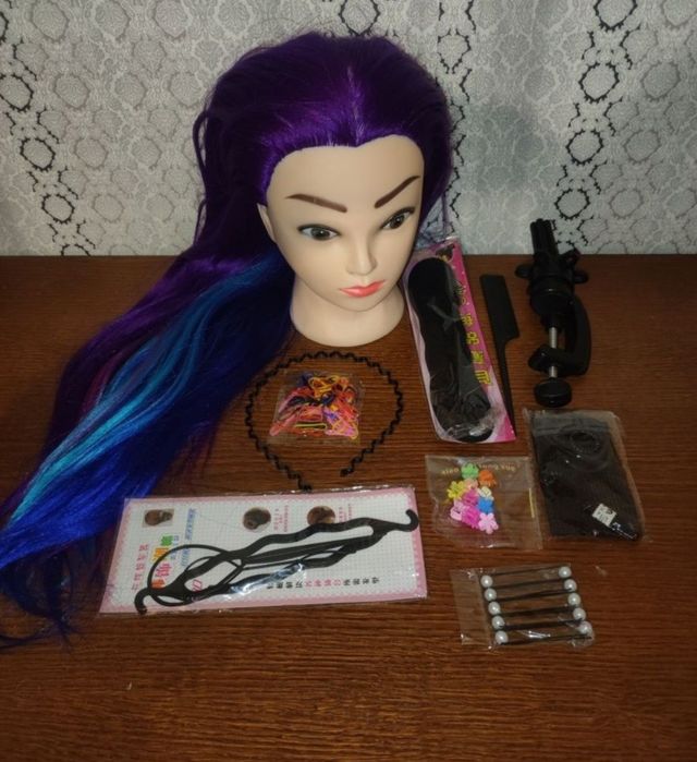 Głowa manekina do nauki czesania