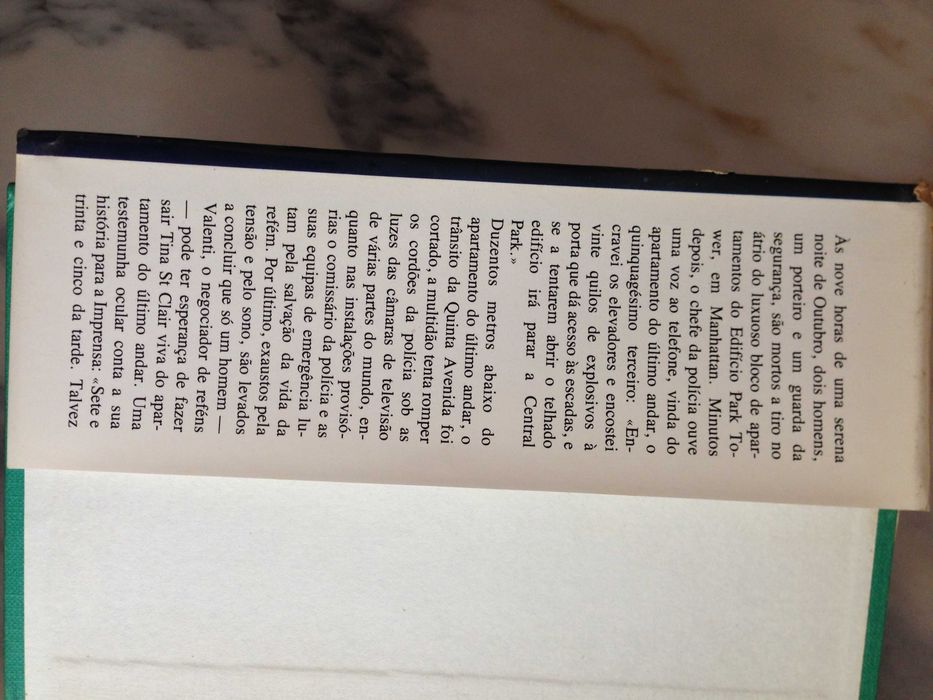 Livro "No Último Andar" de Elleston Trevor