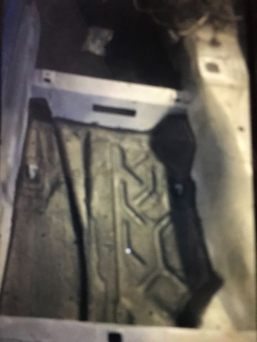 Мерседес 123   Обем 2,8 бензин