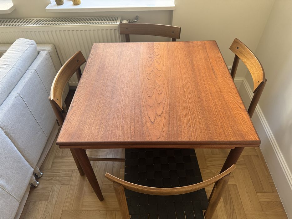 Stół vintage kwadratowy rozkładany teakowy, po ranowacji, 87x87