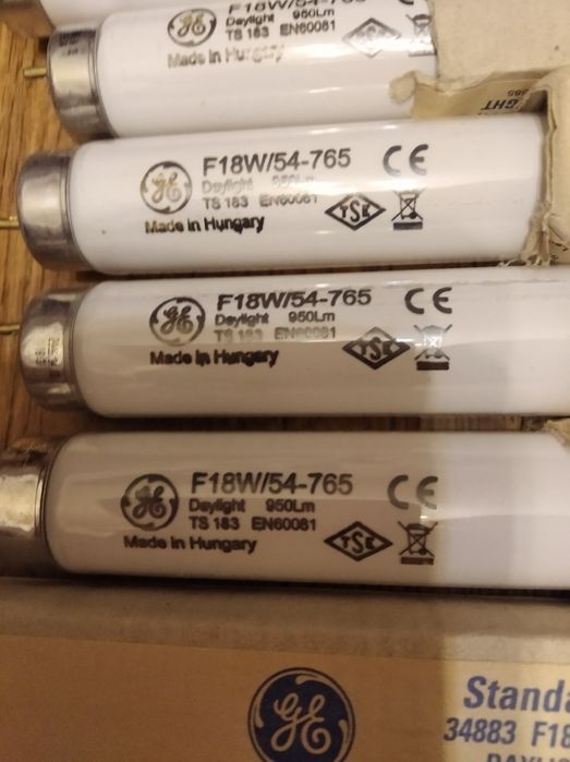Лампы люминесцентные новые F 18W/54--765