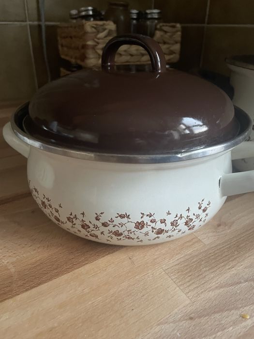 Zestaw 3 garnków z 2 przykrywkami