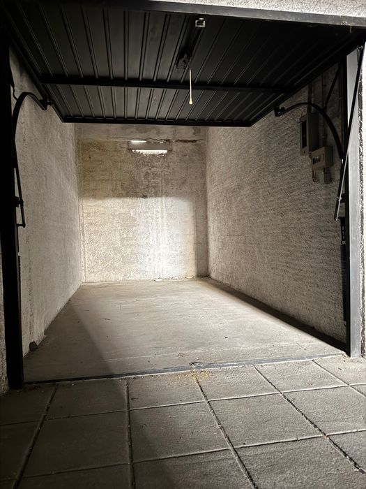 Vende-se Garagem, Coimbra