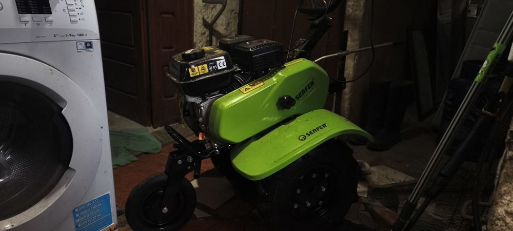 Motoenxada a gasolina