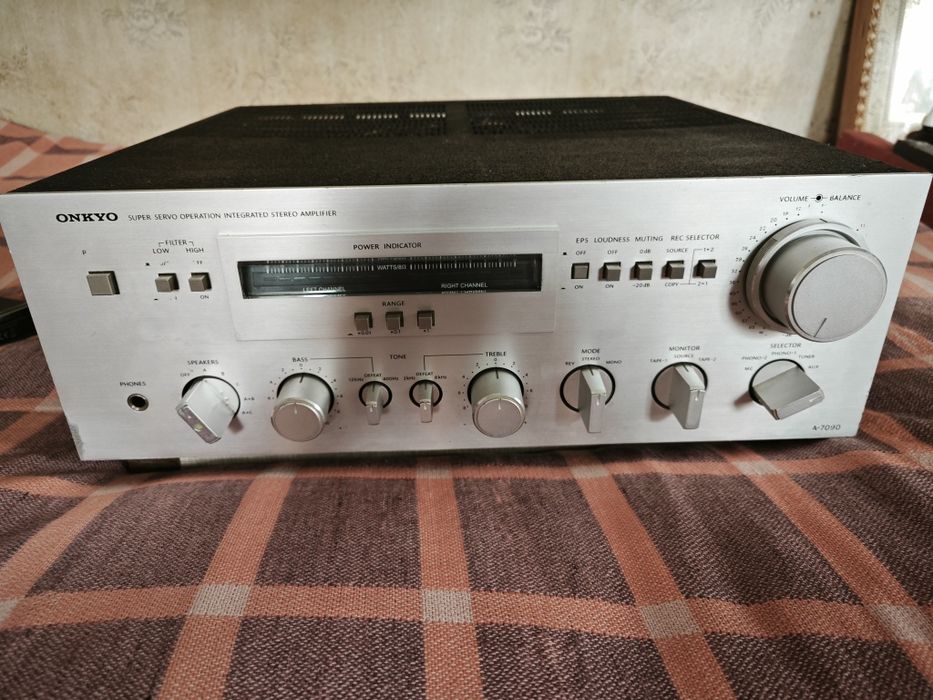 Усилитель мощности Onkyo A-7090