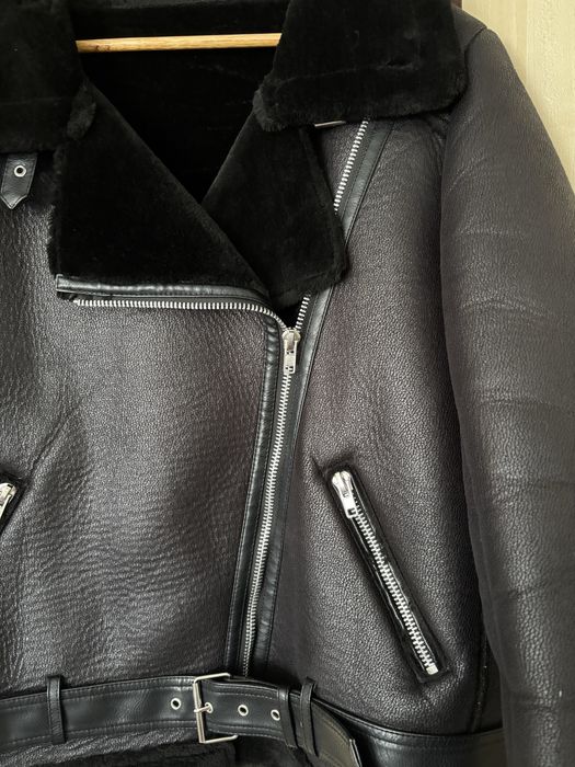 Жіноча чорна дублянка