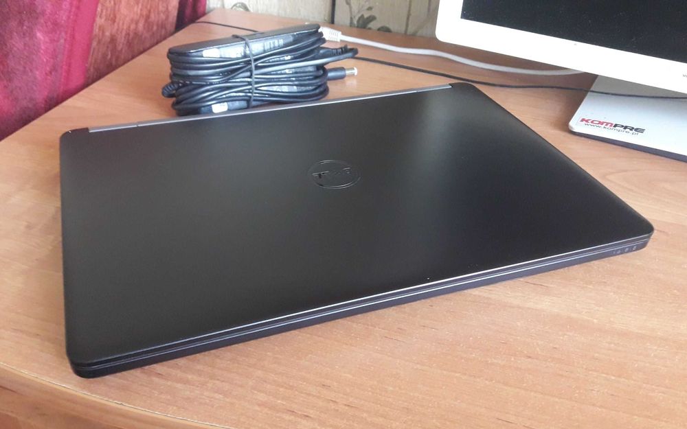 Dell Latitude E5470 / Intel i5-6200U / Ram 4GB / SSD 256GB / Win10