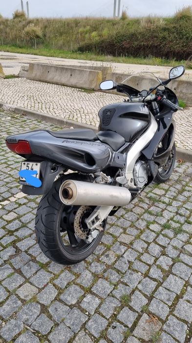 Yamaha thunderace 1000 (FZR)