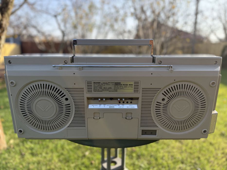 Продам магнитолу Sharp GF-575Z