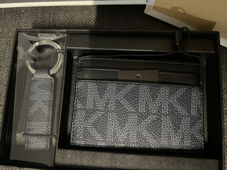 Conjunto novo ports chaves e porta cartao original michael kors