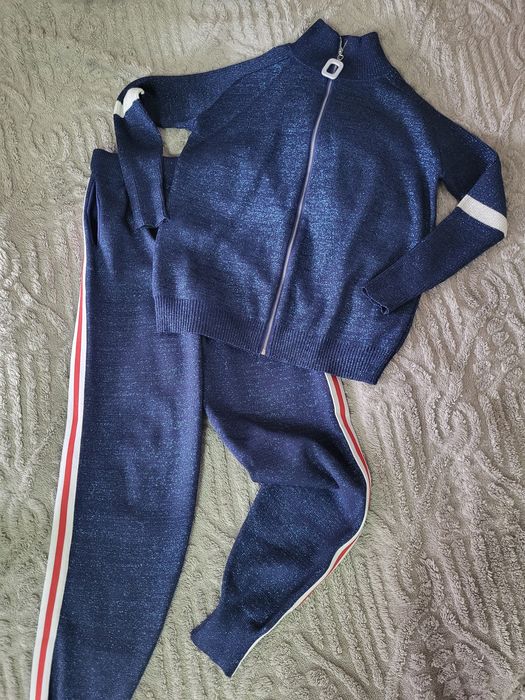 Женский или подростковый костюм