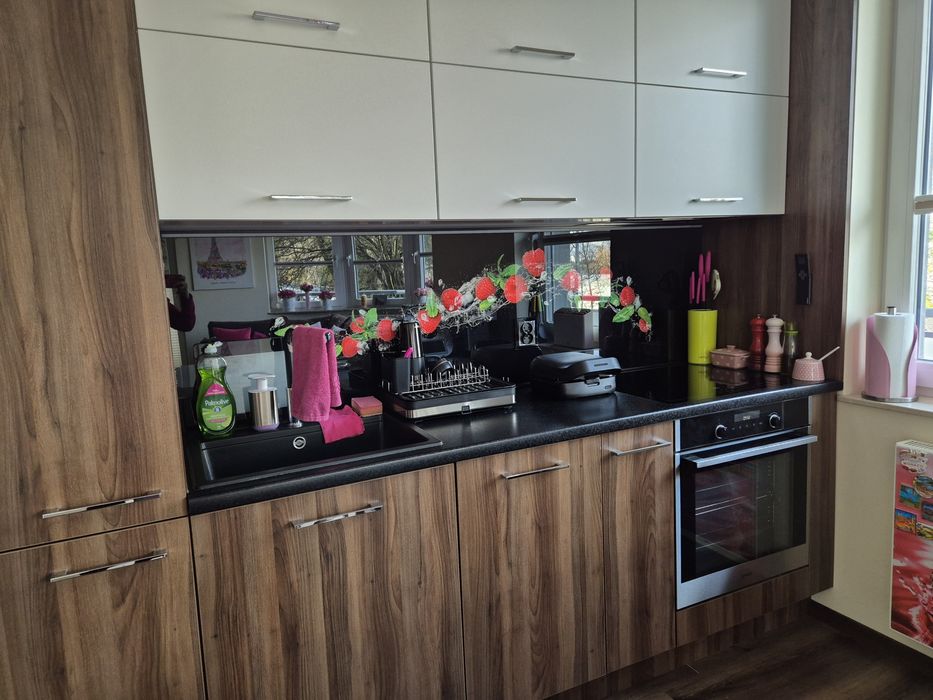 Kuchnia do zabudowy ze sprzętem AGD bardzo dobrej jakości