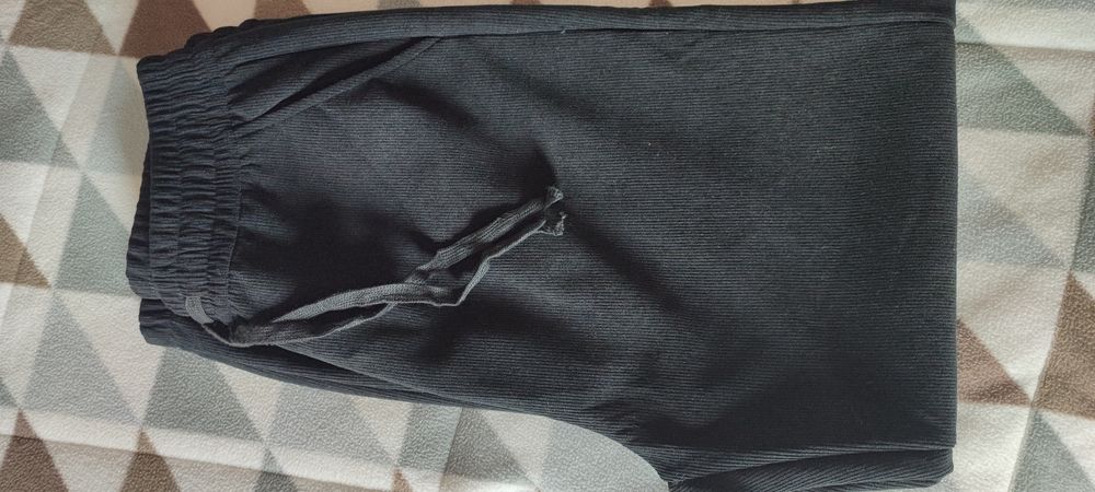 Calça nova com elasticidade xl