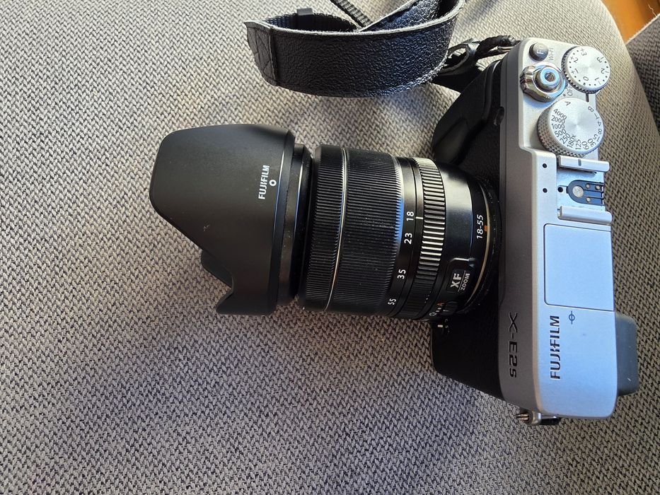 Fujifilm X-E2s com lente 18-55 mm