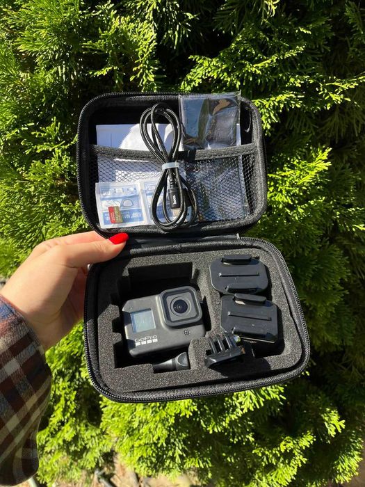Екшн-камера GoPro Hero 8 з кейсом