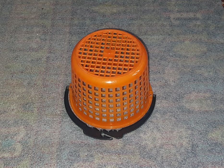 Кошик для зберігання прищіпок або для інших потреб.