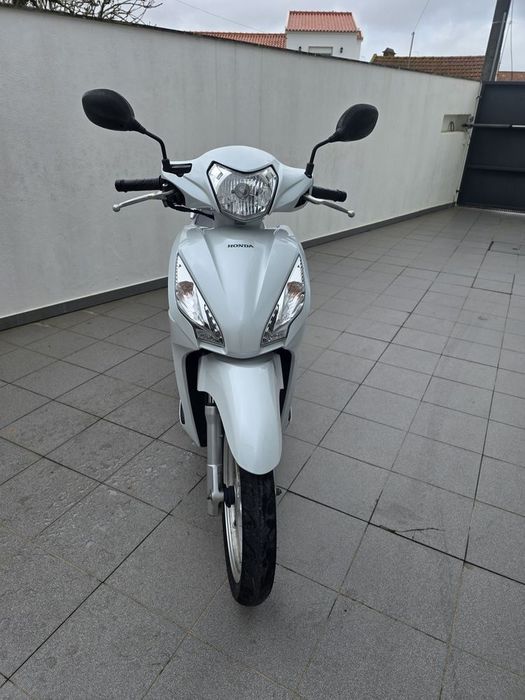 Honda vision 110c